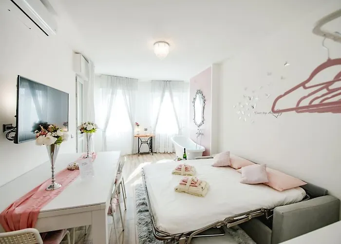⁂ Barocco ⁂ Biliardo - Ping Pong - Vasca - Wifi Apartament
